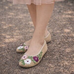 Tong Tai Raffia Woven Floral Embroidered Boho Neutral Slip On Flats Sz 7.5